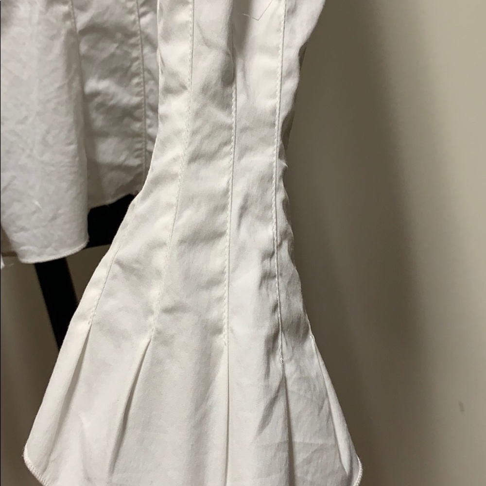 White blouse - Picture 2 of 3